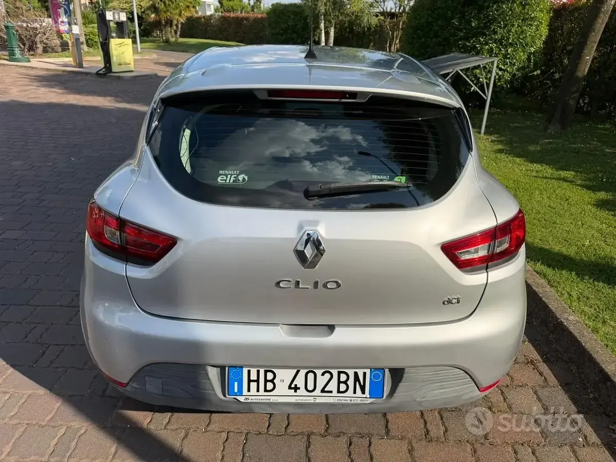 Usata Renault Clio IV 90 CV (66 kW) 2015 Grigio Berlina