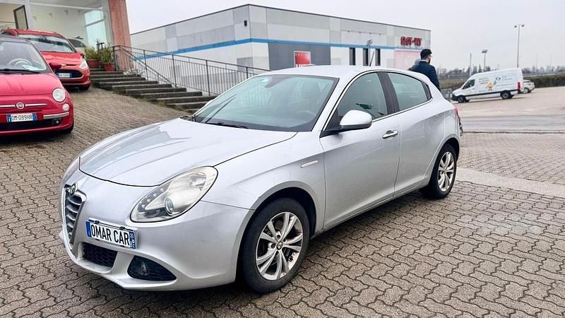 Usata Alfa Romeo Giulietta 140 CV (102 kW) 2011 Argento Berlina