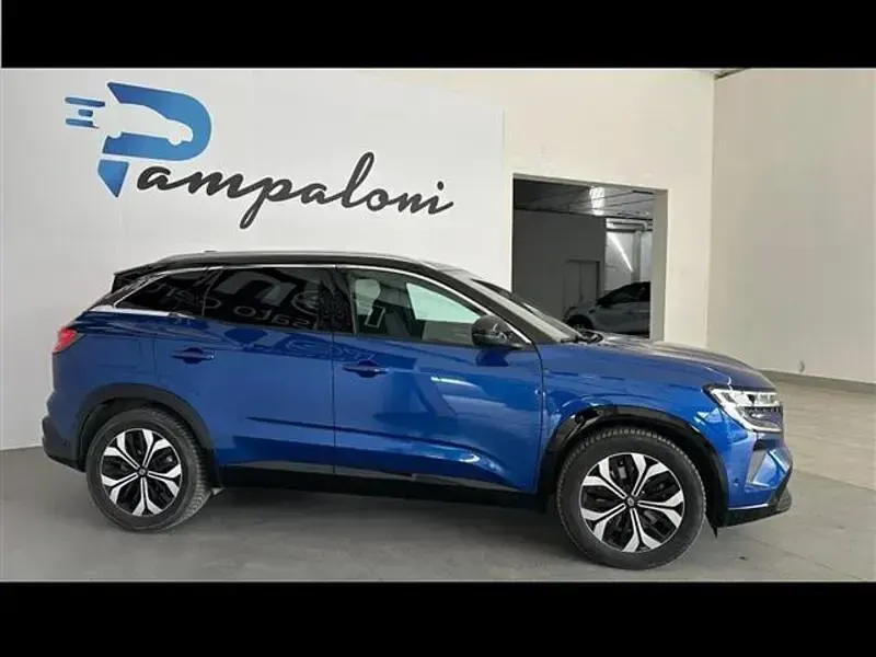 Usata Renault Austral Techno 200 CV (147 kW) 2023 Blu scuro SUV