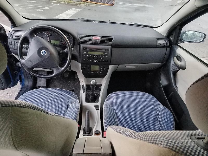 Usata Fiat Stilo 2005 Blu Station wagon
