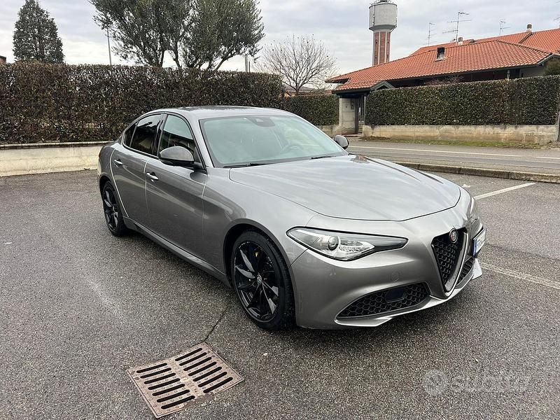 Usata Alfa Romeo Giulia Business 150 CV (110 kW) 2018 Grigio Berlina