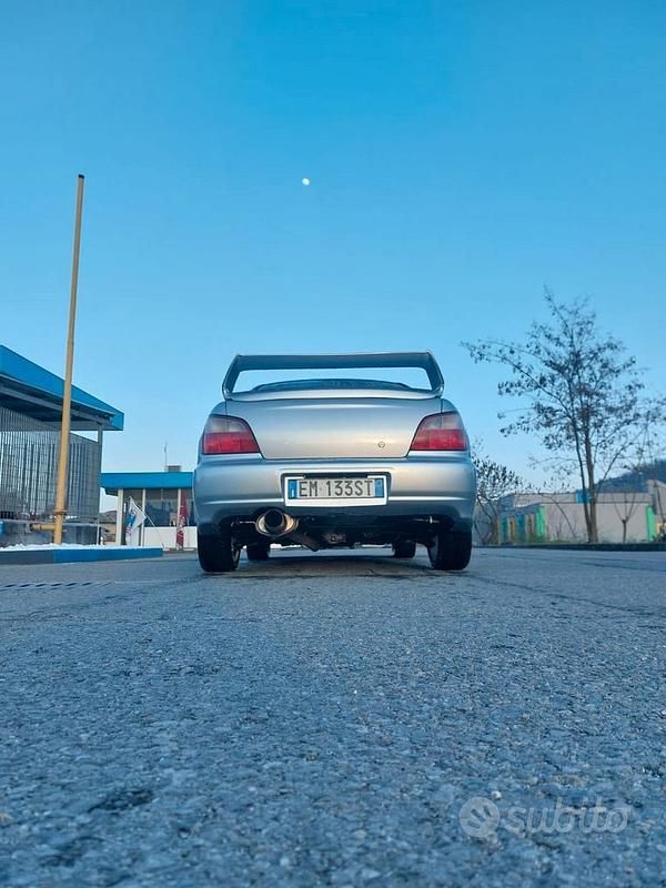 Usata Subaru Impreza 218 CV (160 kW) 2001 Grigio Berlina