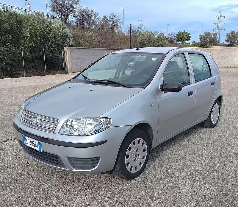 Usata Fiat Punto 60 CV (44 kW) 2009 Grigio Utilitaria