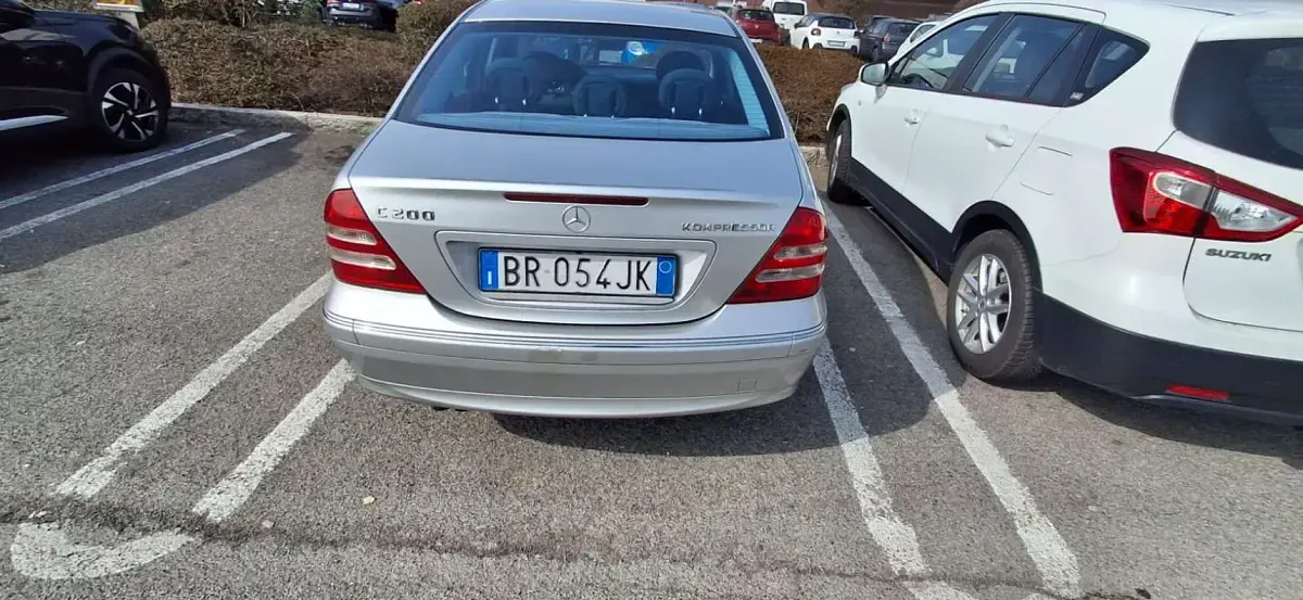 Usata Mercedes C200 Avantgarde 163 CV (119 kW) 2001 Argento Berlina