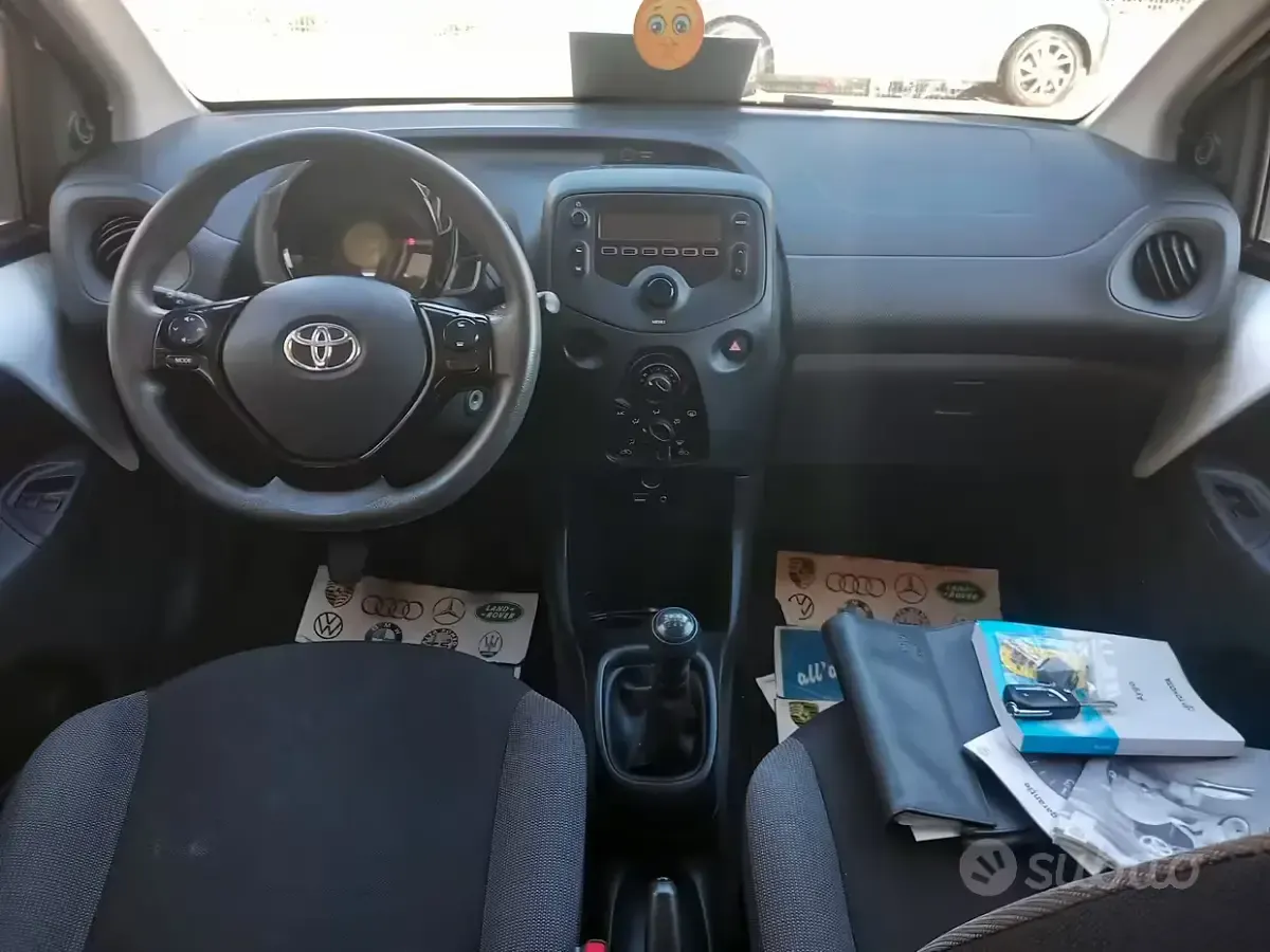 Usata Toyota Aygo Connect Style 72 CV (52 kW) 2020 Bianco Utilitaria
