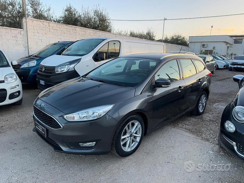 Usata Ford Focus 120 CV (88 kW) 2018 Grigio Station wagon