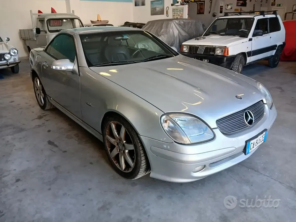 Usata Mercedes SLK200 163 CV (119 kW) 2002 Grigio Cabrio
