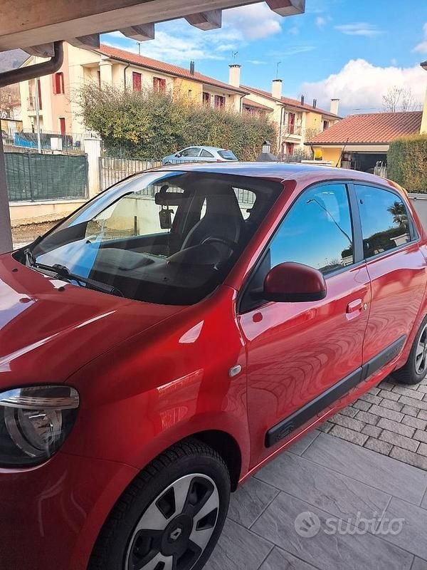 Usata Renault Twingo SE 71 CV (52 kW) 2015 Rosso Utilitaria