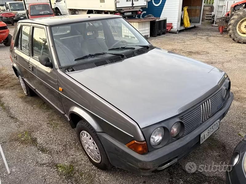 Usata Fiat Ritmo 130 CV (95 kW) 1987 Grigio Berlina