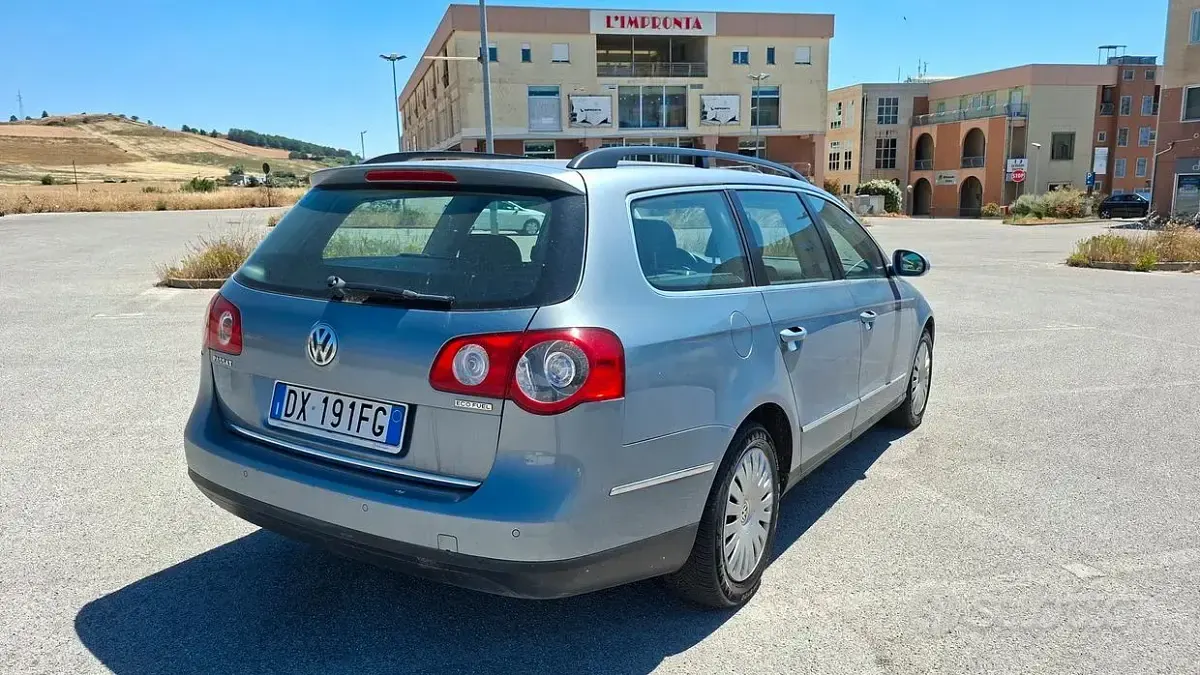Usata VW Passat Comfortline 150 CV (110 kW) 2009 Bluazzurro Berlina