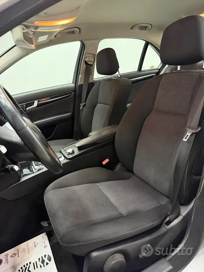 Usata Mercedes C180 120 CV (88 kW) 2013 Grigio Berlina