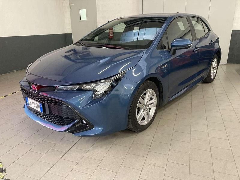 Usata Toyota Corolla Active 122 CV (89 kW) 2020 Blu/azzurro Utilitaria
