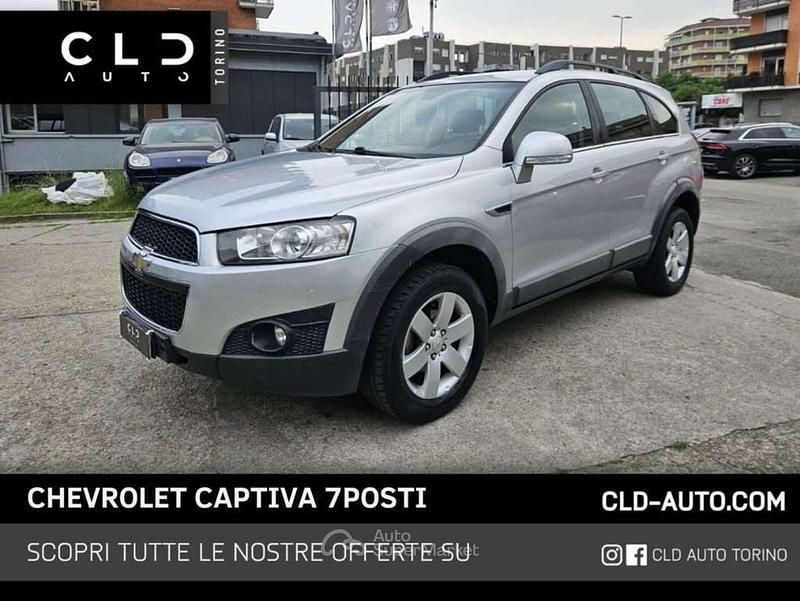 Grigio Usata 2011 Chevrolet Captiva SUV | 5100 € (Buon prezzo) - Immagine 1/4