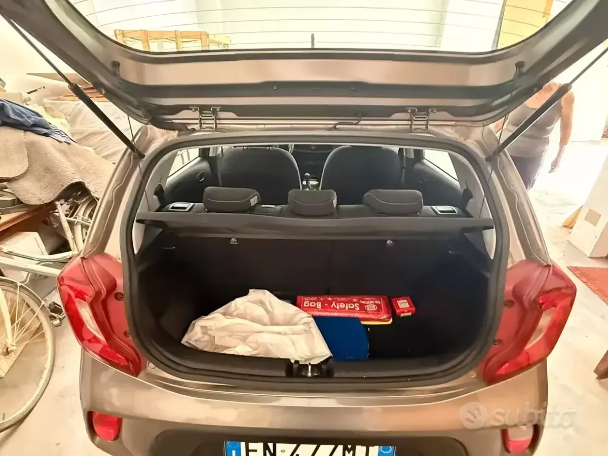 Usata Kia Picanto 67 CV (49 kW) 2018 Grigio Utilitaria