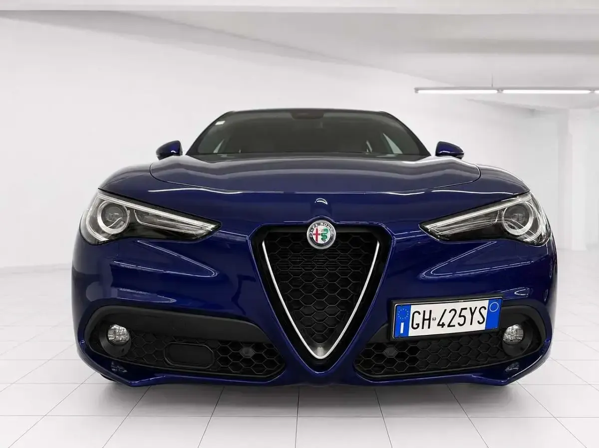 Usata Alfa Romeo Stelvio Ti 209 CV (153 kW) 2022 Blu/azzurro SUV
