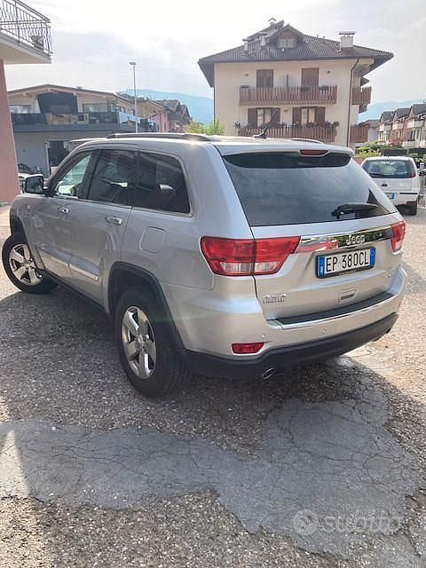 Usata Jeep Grand Cherokee 243 CV (178 kW) 2013 Grigio SUV