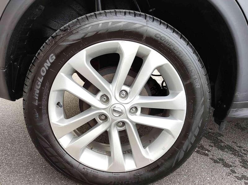 Usata Nissan Juke N-Connecta 110 CV (80 kW) 2016 Dark metal grey SUV