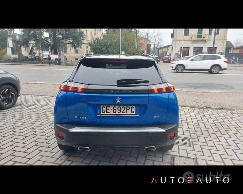 Usata Peugeot 2008 Allure 131 CV (96 kW) 2021 Blu SUV