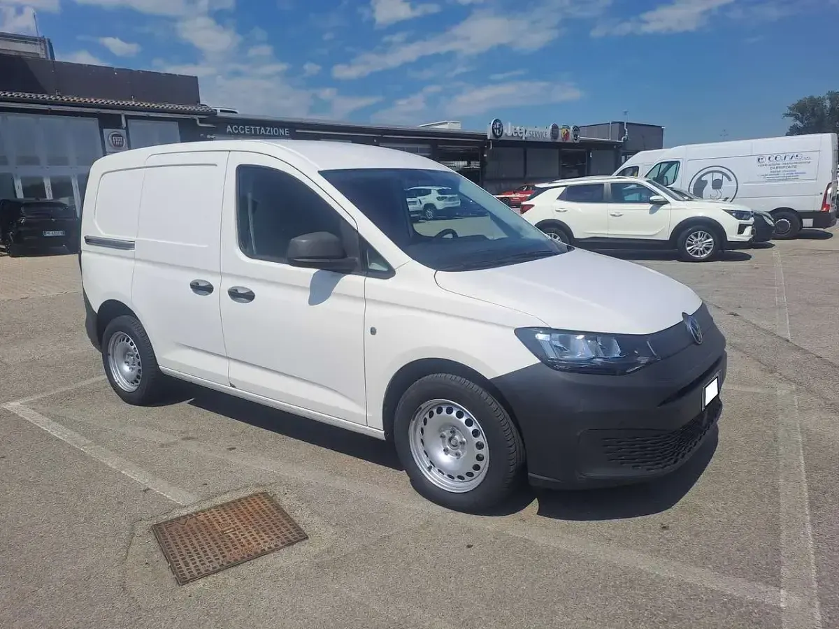 Usata VW Caddy 102 CV (75 kW) 2022 Bianco Monovolume