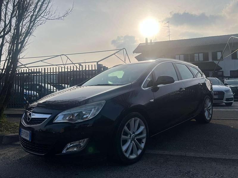 Usata Opel Astra Cosmo 125 CV (91 kW) 2011 Nero Station wagon