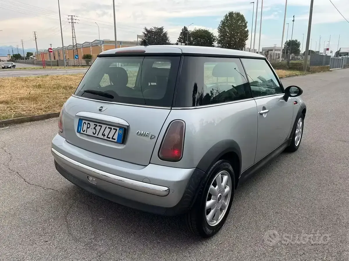 Usata Mini One D 75 CV (55 kW) 2004 Grigio Utilitaria