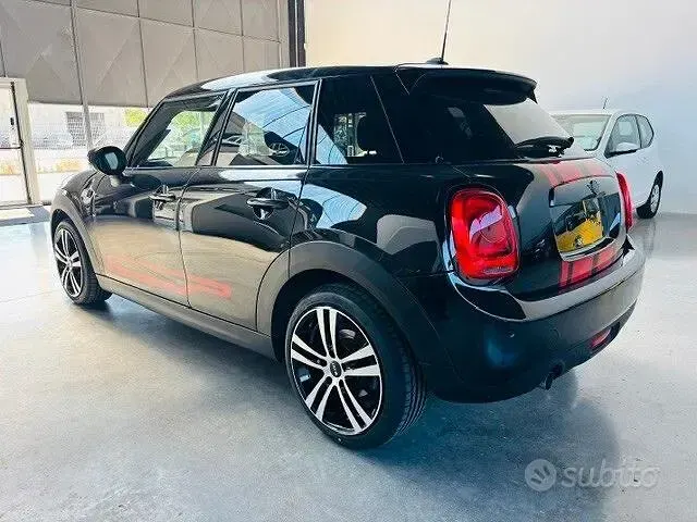 Usata Mini ONE 102 CV (75 kW) 2019 Nero Utilitaria