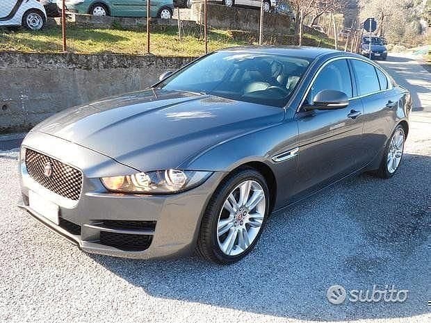 Usata Jaguar XE 180 CV (132 kW) 2015 Grigio Berlina