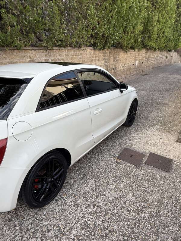 Usata Audi A1 Attraction 90 CV (66 kW) 2012 Bianco Utilitaria