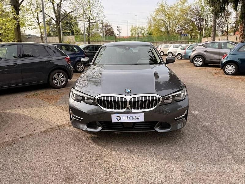 Usata BMW 320e Luxury Line 2021 Grigio Berlina