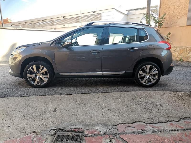 Usata Peugeot 2008 Allure 115 CV (84 kW) 2014 Grigio SUV