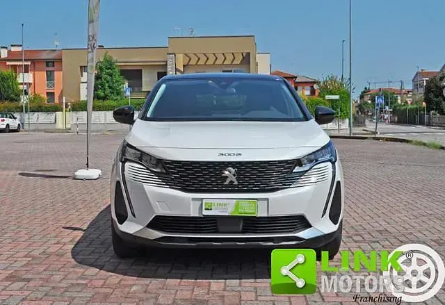 Usata Peugeot 3008 Allure 131 CV (96 kW) 2022 Bianco SUV