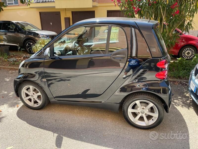 Nero Usata 2008 Smart ForTwo Coupé Pulse Due volumi | 5000 € (Buon prezzo) - Immagine 1/4