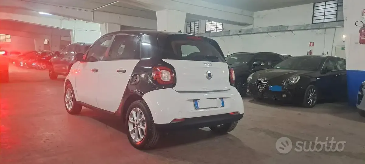 Begagnad Smart ForFour Passion 71 HK (52 kW) 2019 Vit Halvkombi