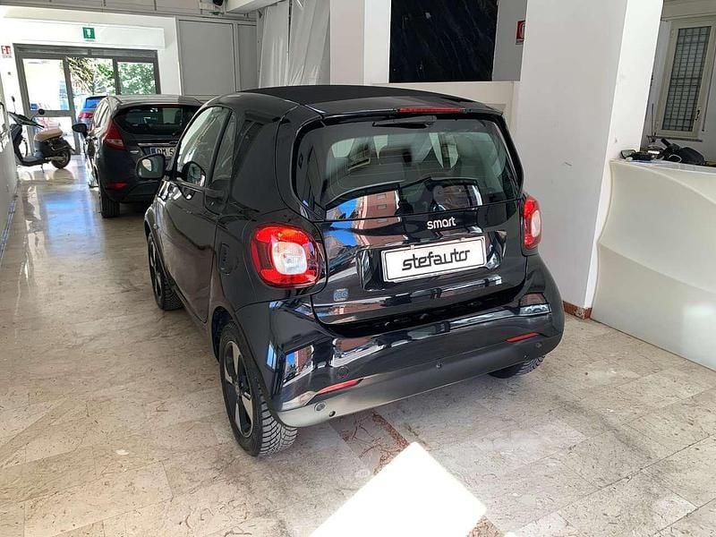 Usata Smart ForTwo Coupé Passion 41 kW (56 CV) 2022 Tridion black Utilitaria