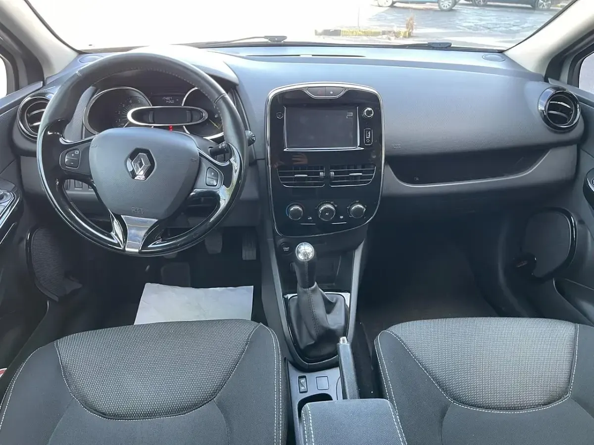 Usata Renault Clio IV 75 CV (55 kW) 2013 Argento Berlina