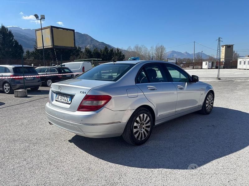 Usata Mercedes C220 Avantgarde 170 CV (125 kW) 2007 Grigio Berlina