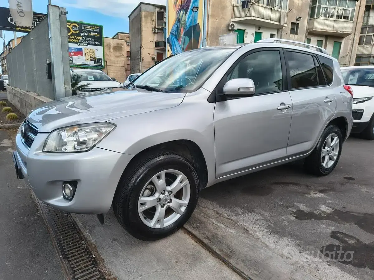 Usata Toyota RAV4 Luxury 150 CV (110 kW) 2009 Grigio SUV