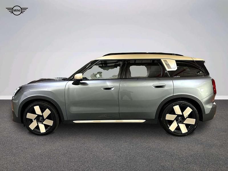 Nuova Mini Countryman Favoured 225 kW (306 CV) 2025 Verde SUV
