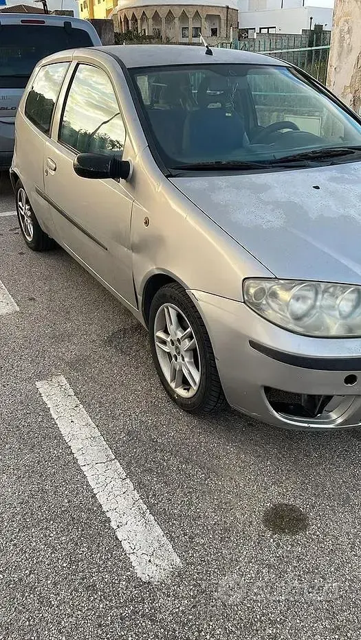 Usata Fiat Punto 69 CV (50 kW) 2003 Grigio Utilitaria