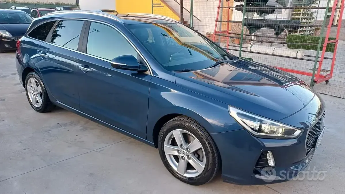 Usata Hyundai i30 Comfort 136 CV (100 kW) 2017 Blu Station wagon