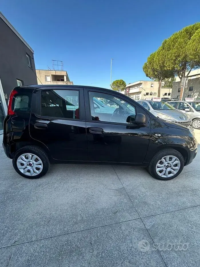 Usata Fiat Panda Lounge 80 CV (58 kW) 2016 Nero Utilitaria