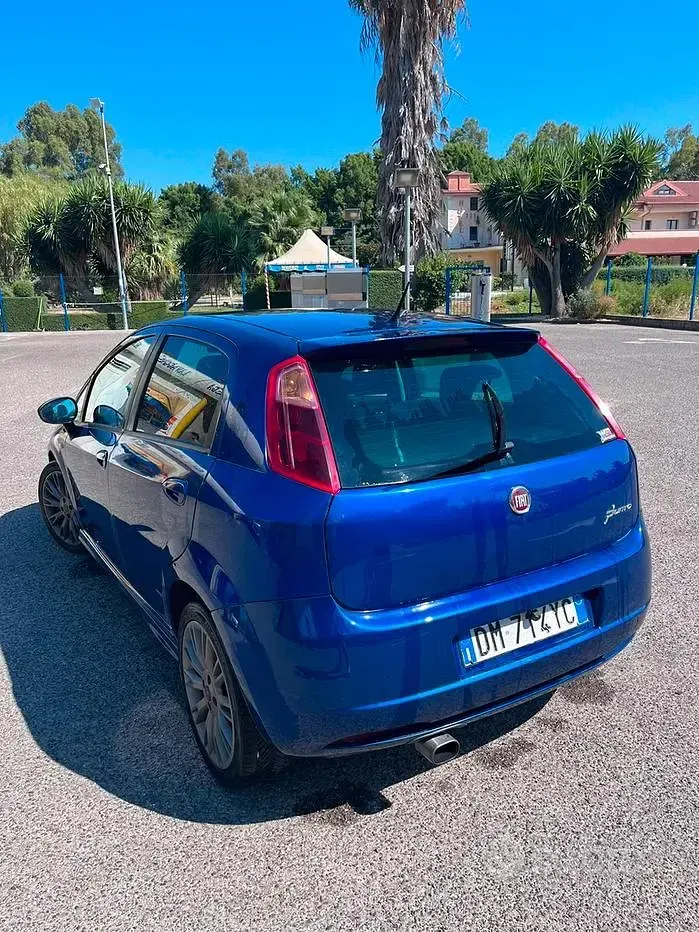 Usata Fiat Punto Sport 90 CV (66 kW) 2008 Bluazzurro Utilitaria