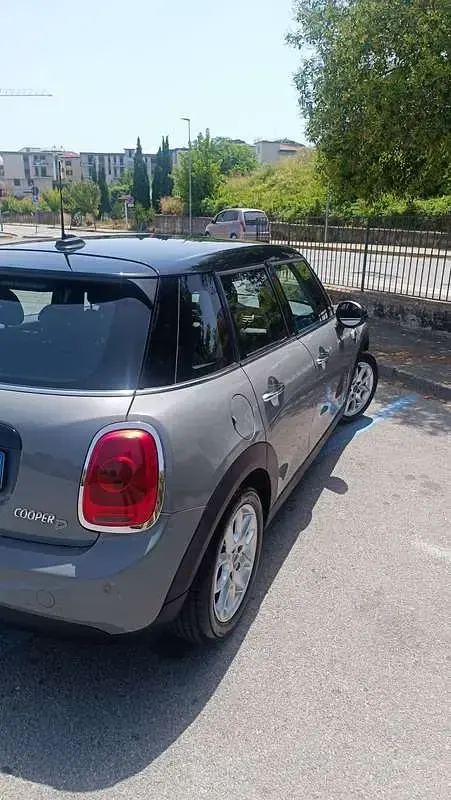 Usata Mini Cooper D 116 CV (85 kW) 2015 Grigio Utilitaria
