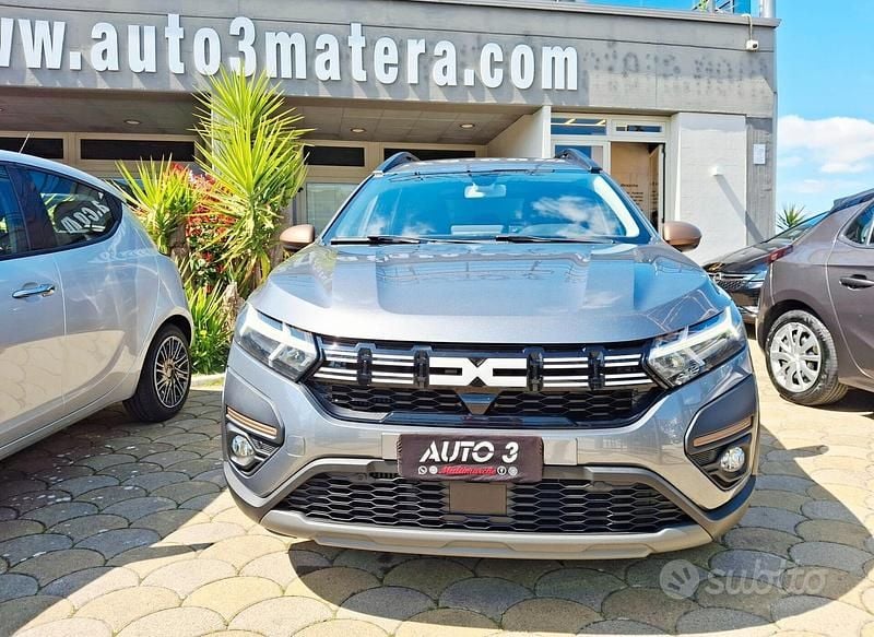 Usata Dacia Jogger Extreme 100 CV (73 kW) 2023 Grigio Monovolume
