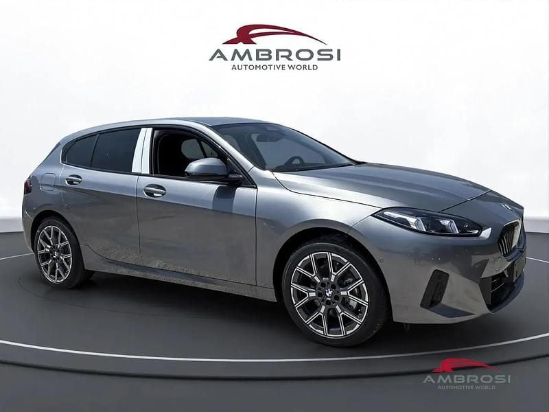 Usado BMW 118 Comfort Edition 150 CV (110 kW) 2025 Gris Utilitario