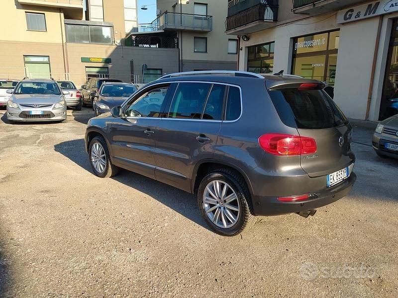 Usata VW Tiguan Sportline 140 CV (102 kW) 2012 Grigio SUV