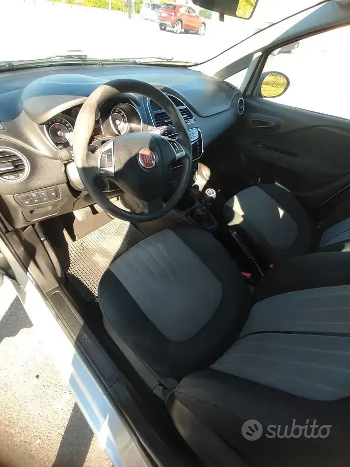 Usata Fiat Punto 77 CV (56 kW) 2018 Utilitaria