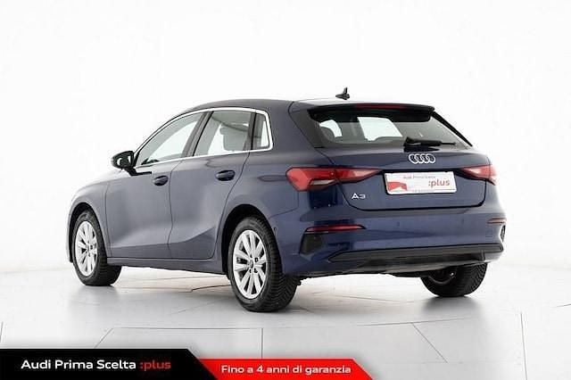 Usata Audi A3 Business 116 CV (85 kW) 2023 Blu navarra metallizzato Berlina