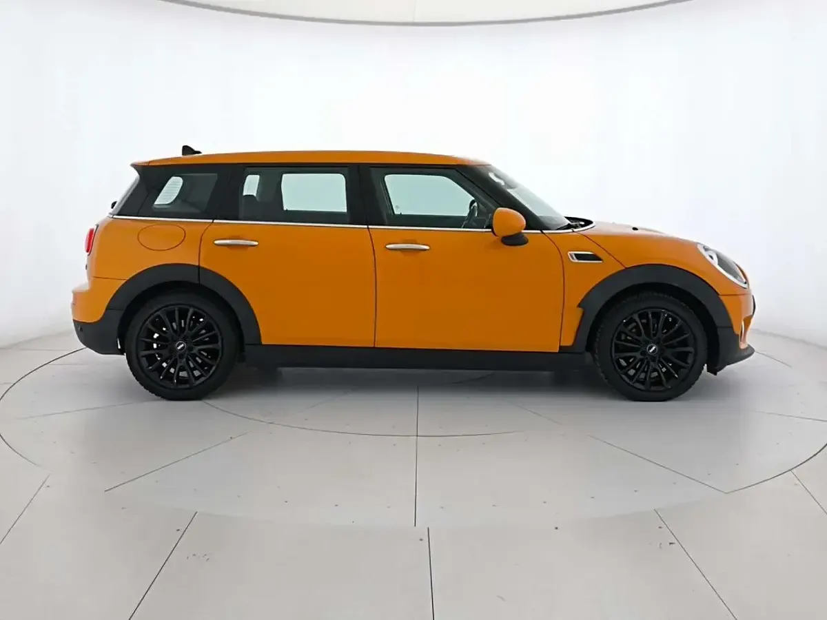 Usata Mini One Clubman 102 CV (75 kW) 2017 Arancione Station wagon