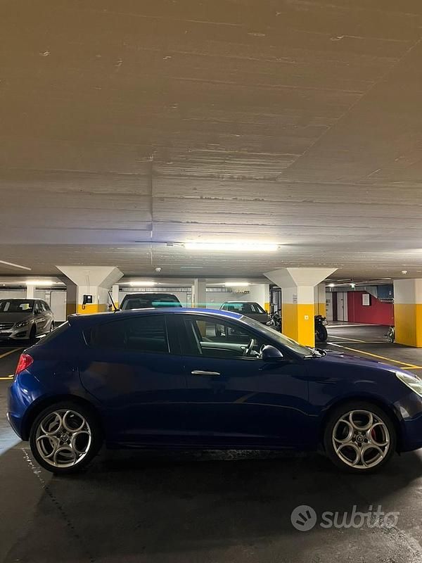 Usata Alfa Romeo Giulietta 120 CV (88 kW) 2018 Blu Berlina